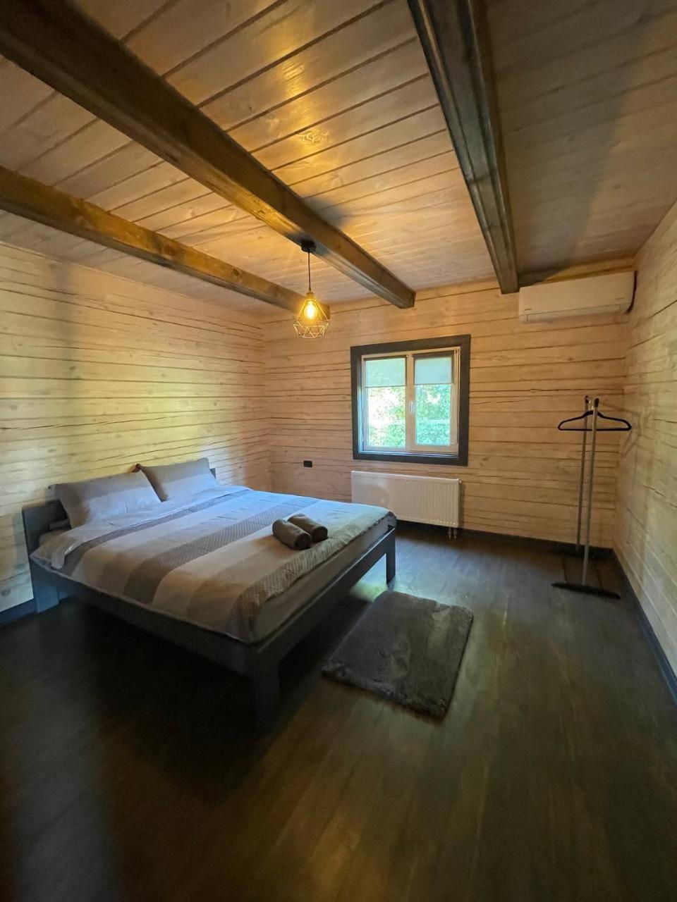Guesthouse On The Lake With Bathhouse 70 Km From Kiev Makariv Bagian luar foto