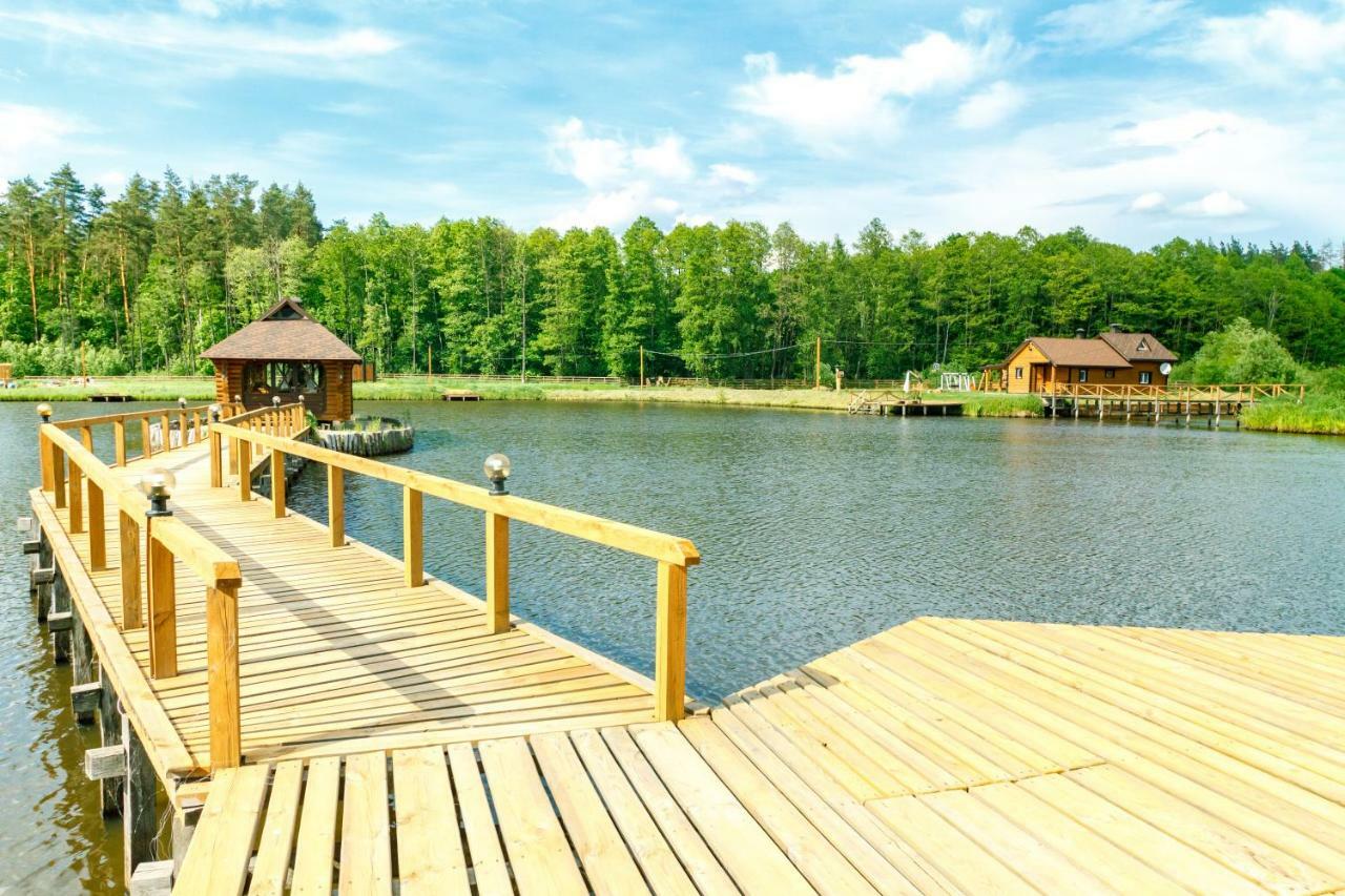 Guesthouse On The Lake With Bathhouse 70 Km From Kiev Makariv Bagian luar foto