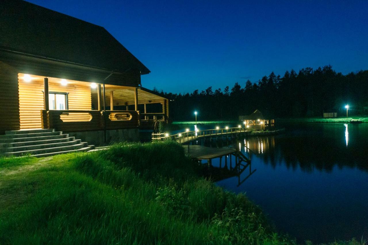 Guesthouse On The Lake With Bathhouse 70 Km From Kiev Makariv Bagian luar foto