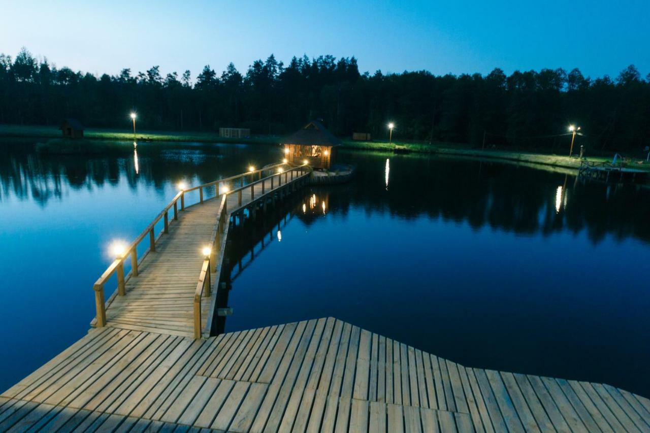 Guesthouse On The Lake With Bathhouse 70 Km From Kiev Makariv Bagian luar foto