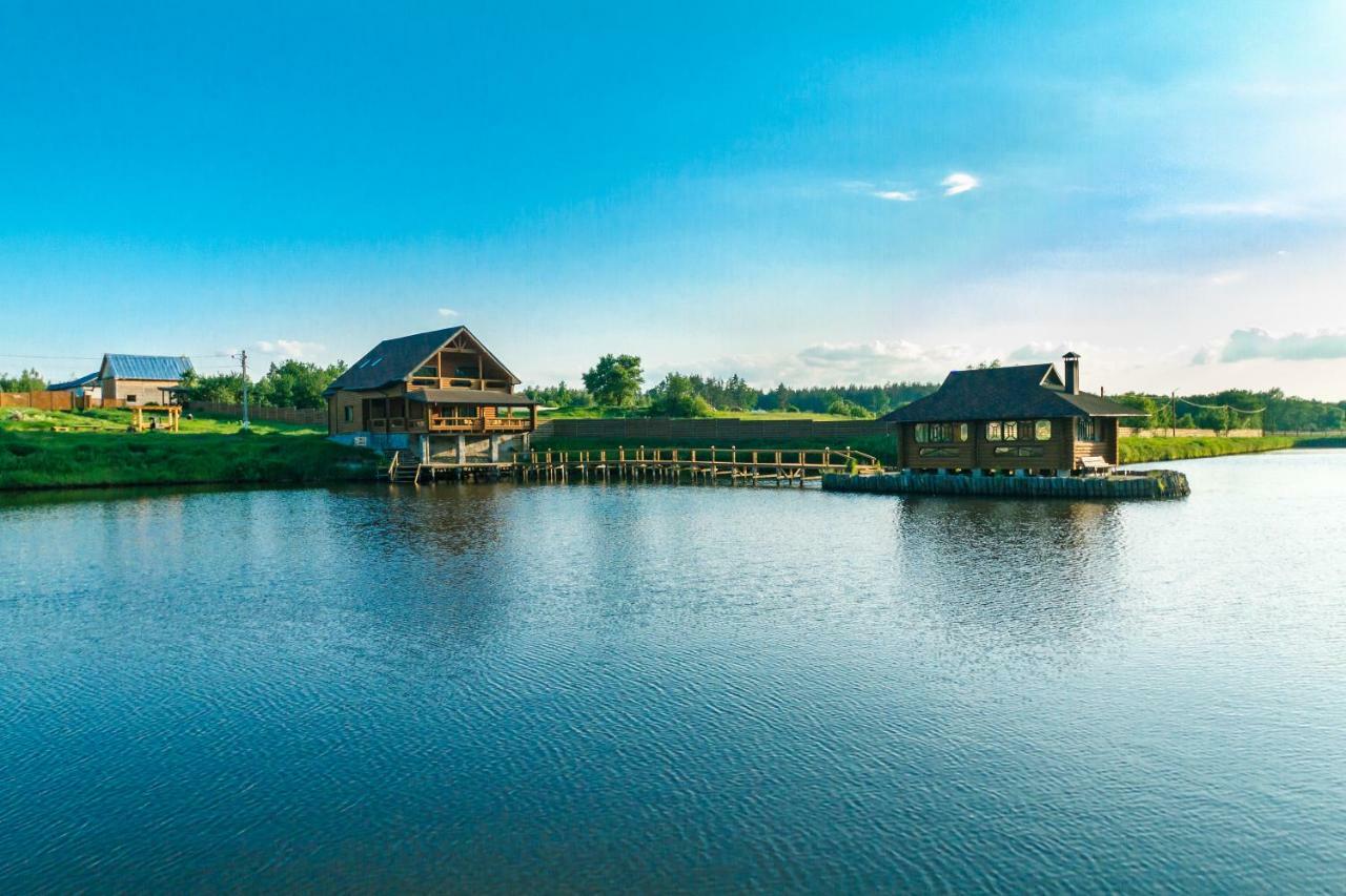 Guesthouse On The Lake With Bathhouse 70 Km From Kiev Makariv Bagian luar foto